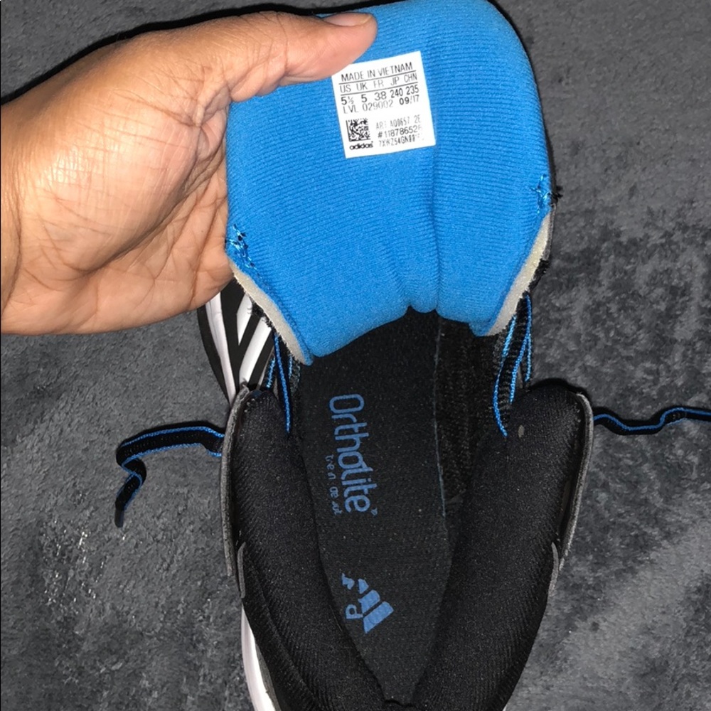BRAND NEW ADIDAS NEVER BEEN WORN - Picture 5 of 8